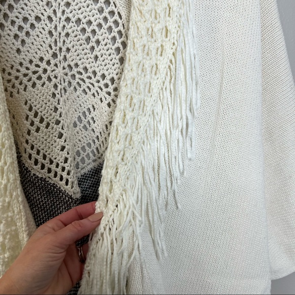 House of Harlow | Fringe Aztec Knitted Sweater, one size - Picture 7 of 9